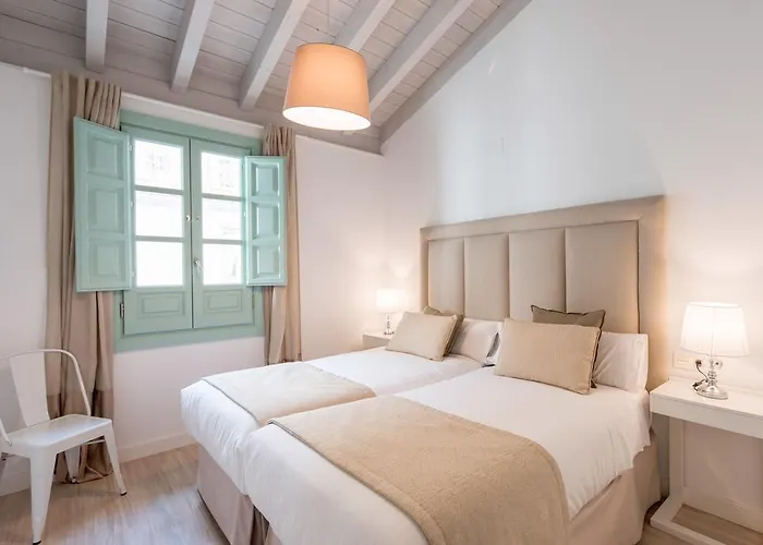 Palacio Cabrera - Lillo 4*